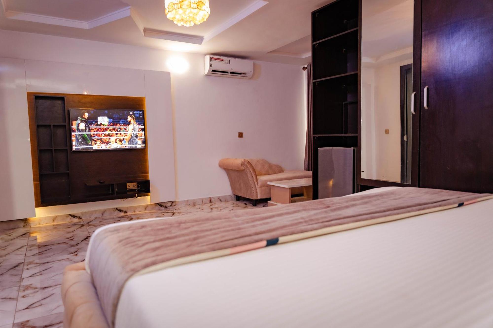 247 Luxury Hotel Lekki Exterior photo