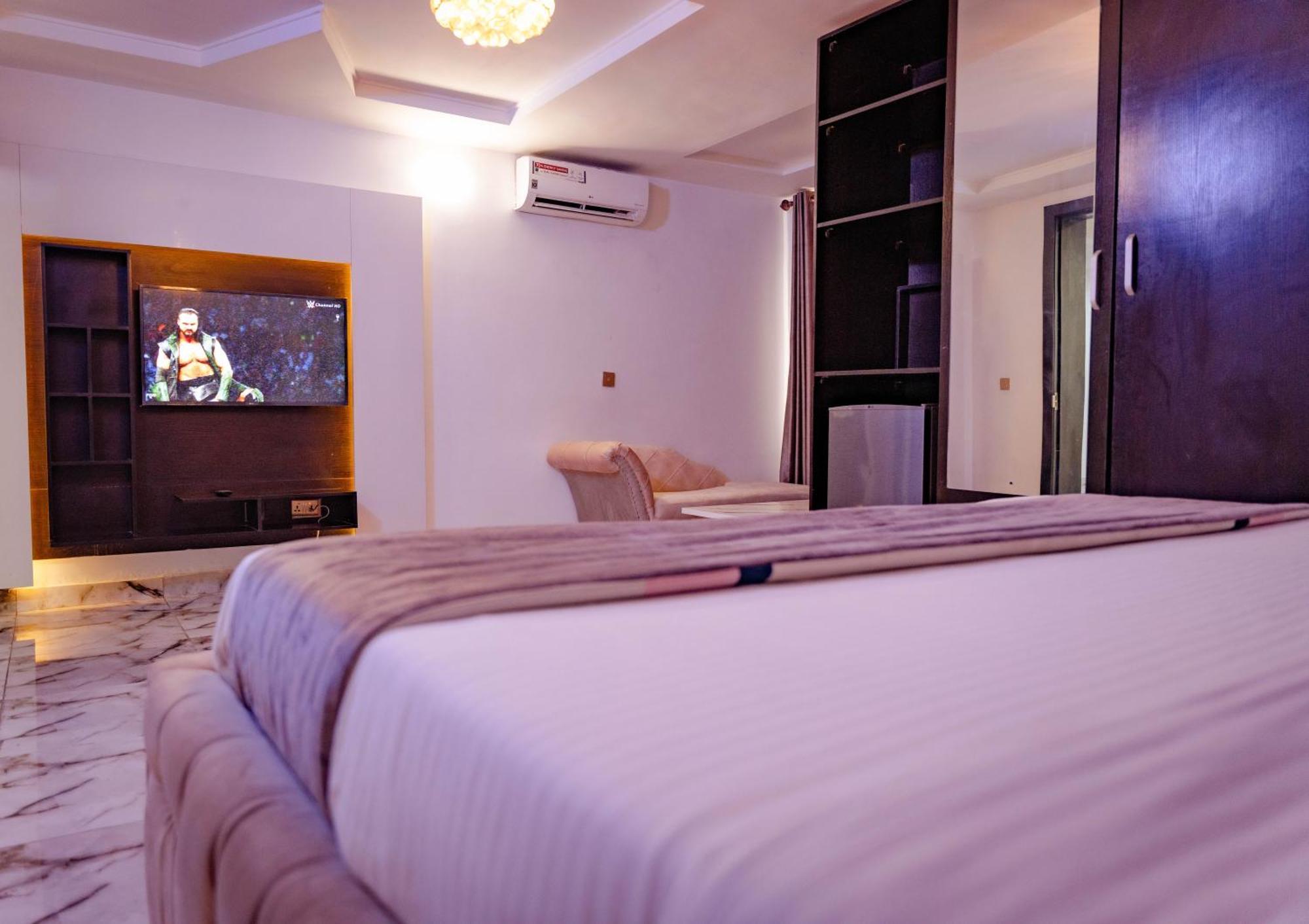 247 Luxury Hotel Lekki Exterior photo